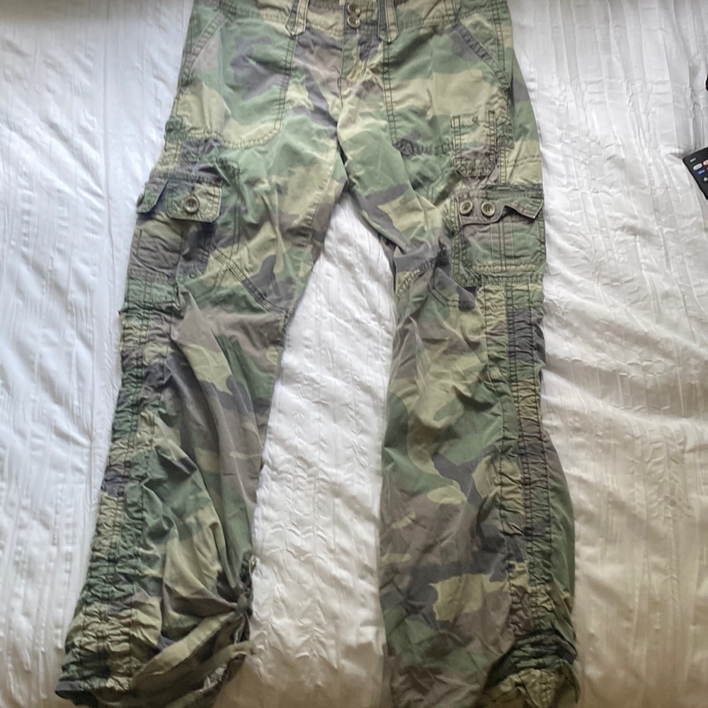 Low rise camo pants!